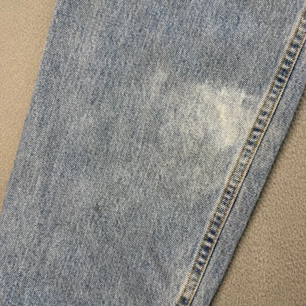 Vintage Levi's Jeans 550 Relaxed Fit‎ 36x32 Light Wash 90s Made in USA Tapered